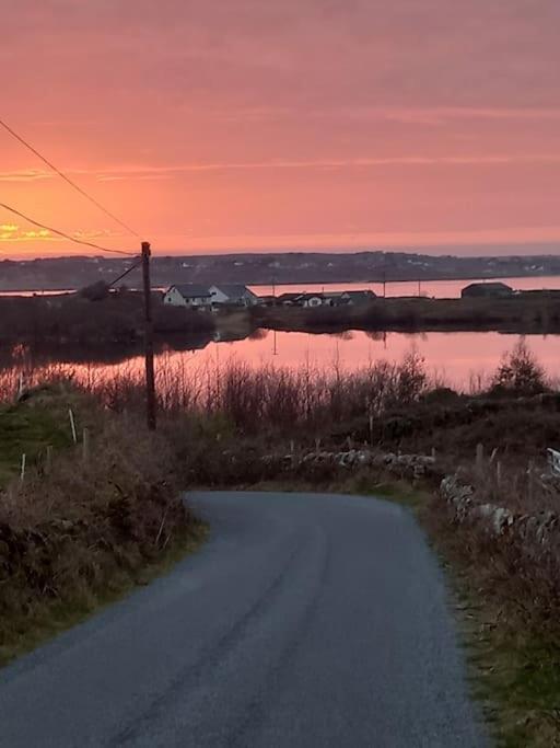 Radharc An Chuain 2 Bedroom Holiday Home Galway Exterior foto